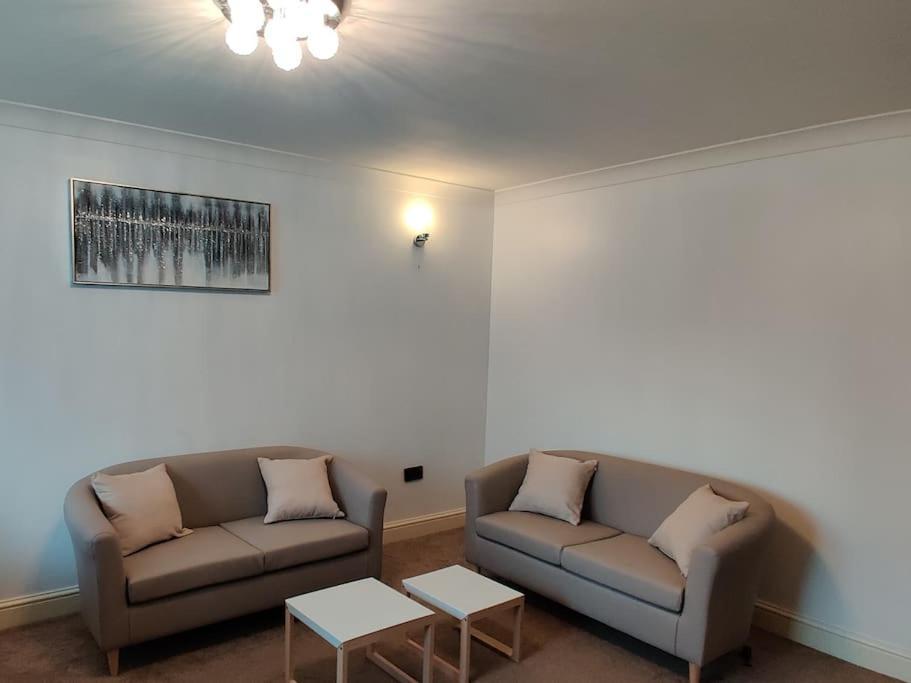 Cosy And Modern Two Bedroom Flat Near Heathrow Apartment Hayes (Greater London)